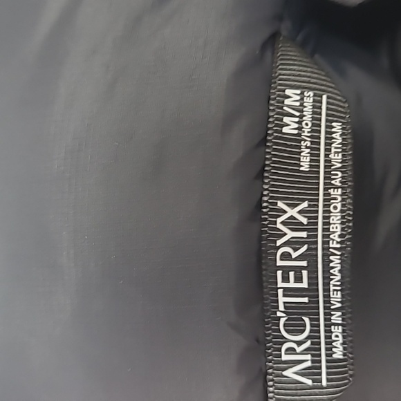 Arc'teryx Therme Parka Men's - Black - Season Pre-2025 - Picture 8 of 12